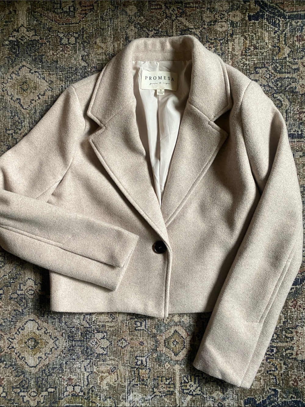 Promesa Women's Cropped Blazer in Light Taupe